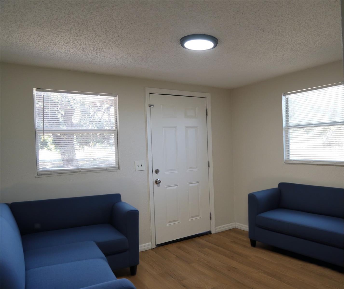 Listing photo id 3 for 4509 29th Street