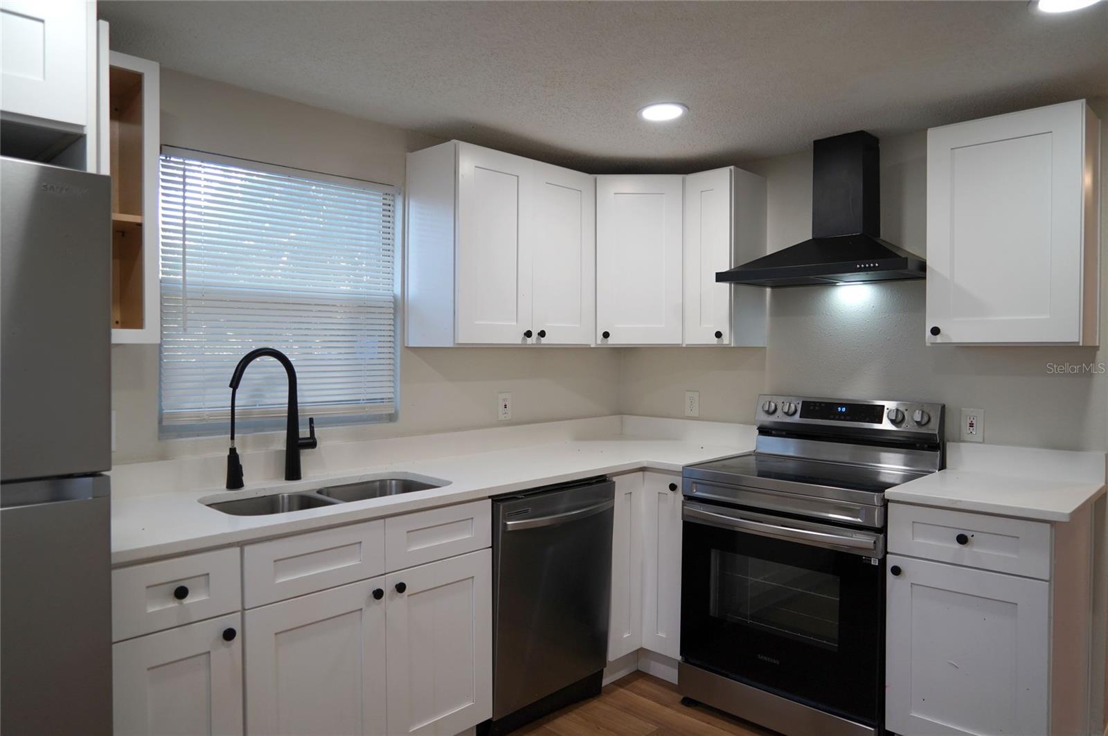 Listing photo id 4 for 4509 29th Street