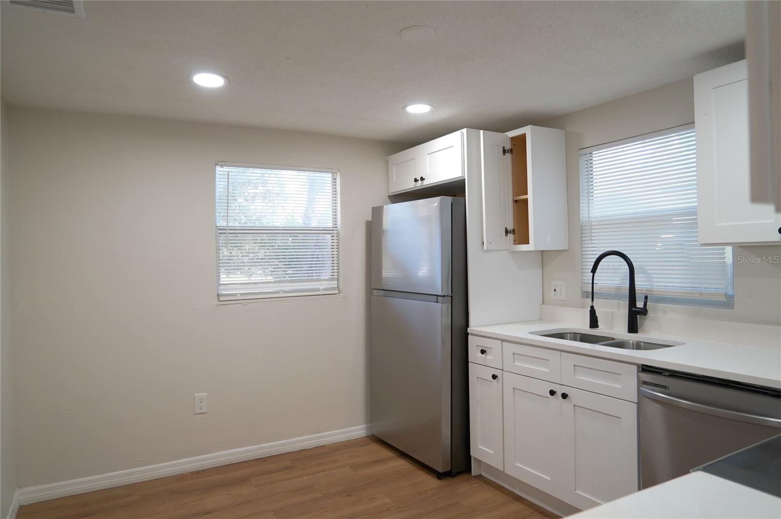 Listing photo id 5 for 4509 29th Street