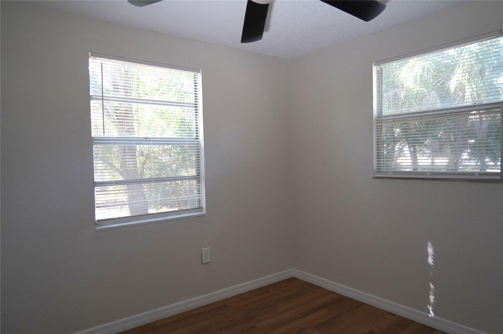 Listing photo id 6 for 4509 29th Street