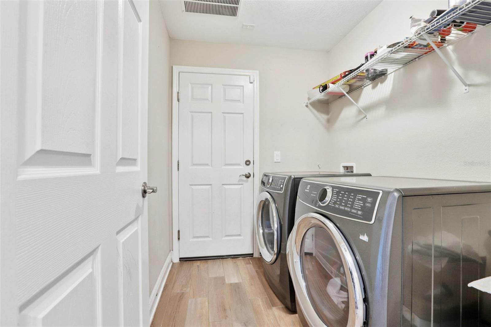 Listing photo id 13 for 10740 Pleasant Knoll Drive