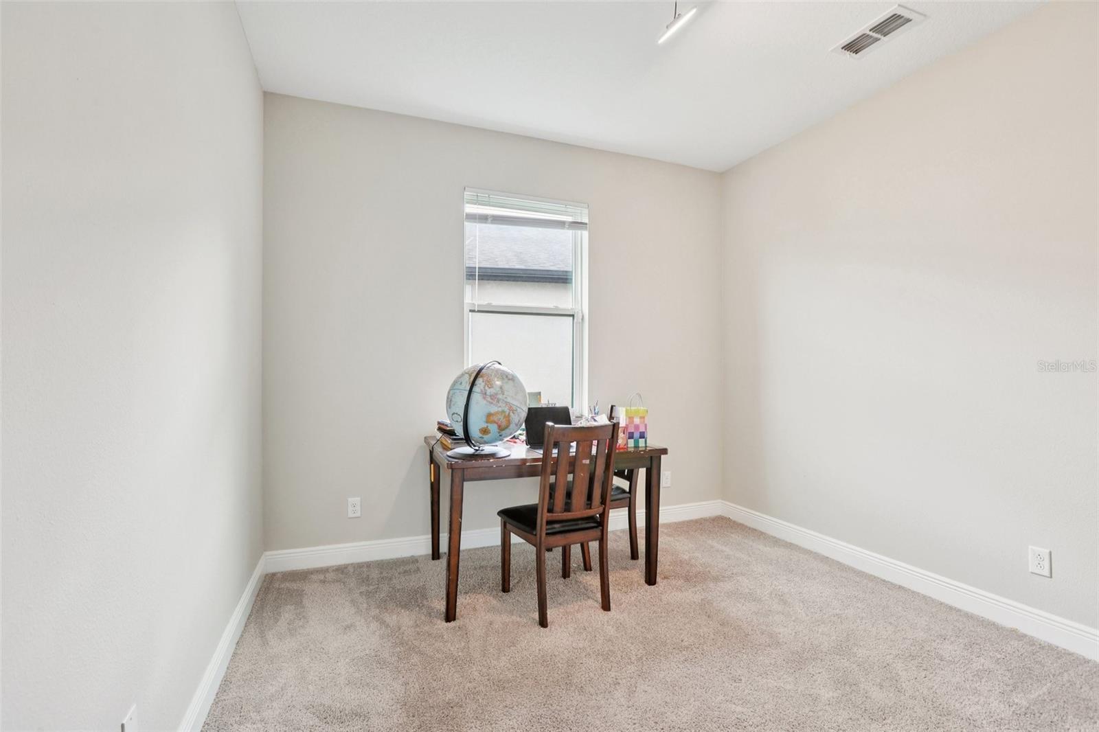 Listing photo id 16 for 10740 Pleasant Knoll Drive