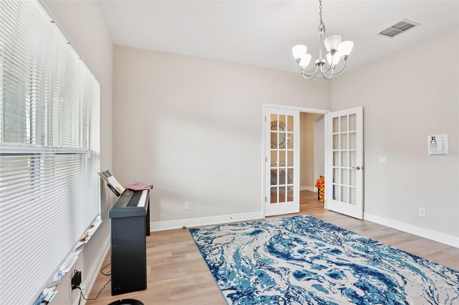 Listing photo id 18 for 10740 Pleasant Knoll Drive