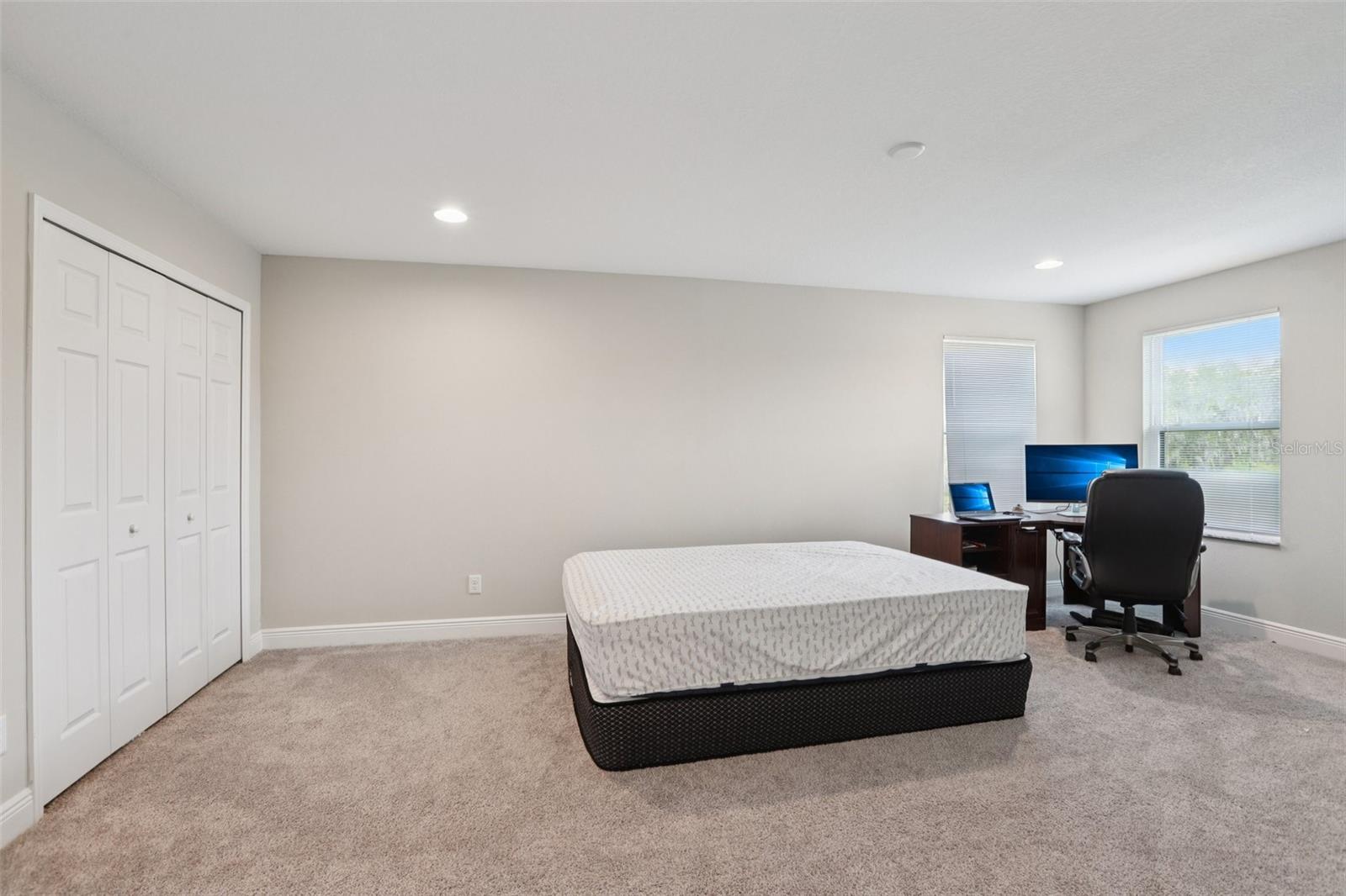 Listing photo id 24 for 10740 Pleasant Knoll Drive