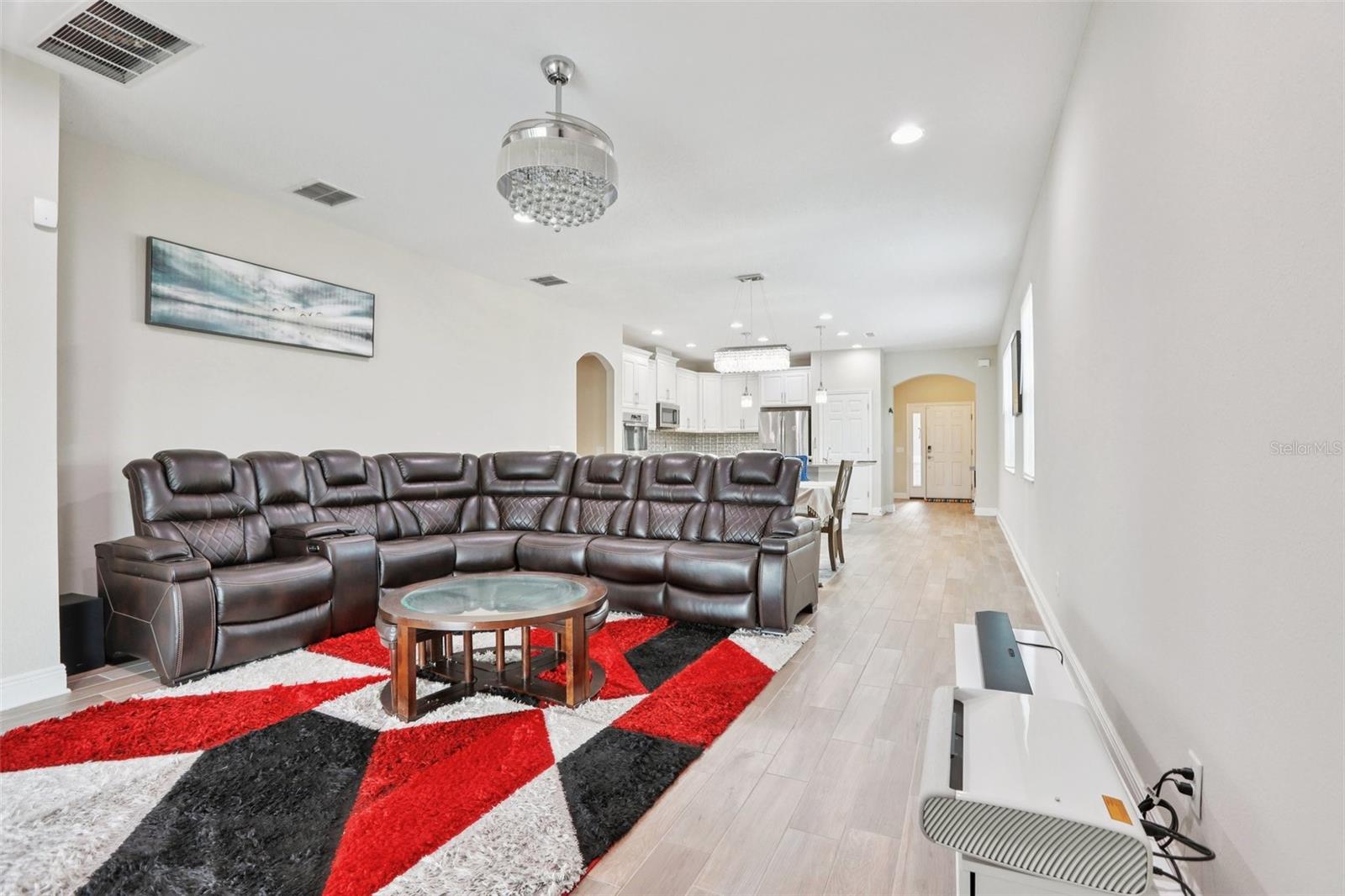 Listing photo id 1 for 10740 Pleasant Knoll Drive