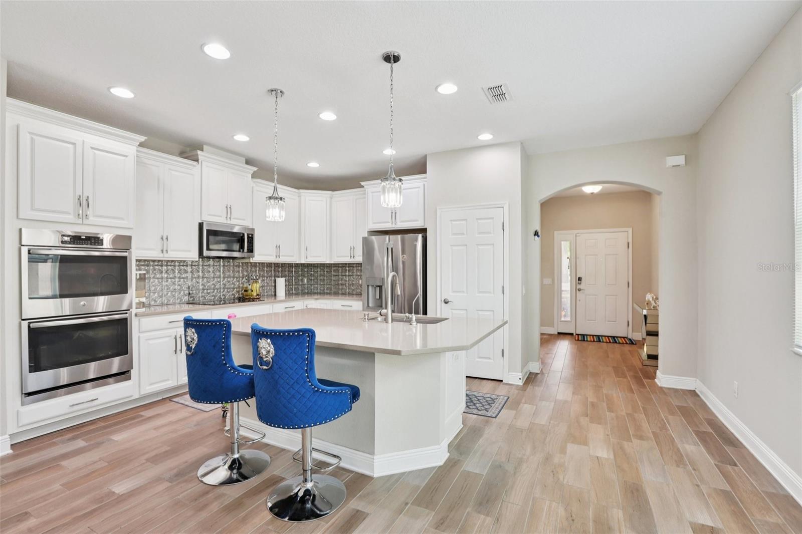 Listing photo id 4 for 10740 Pleasant Knoll Drive