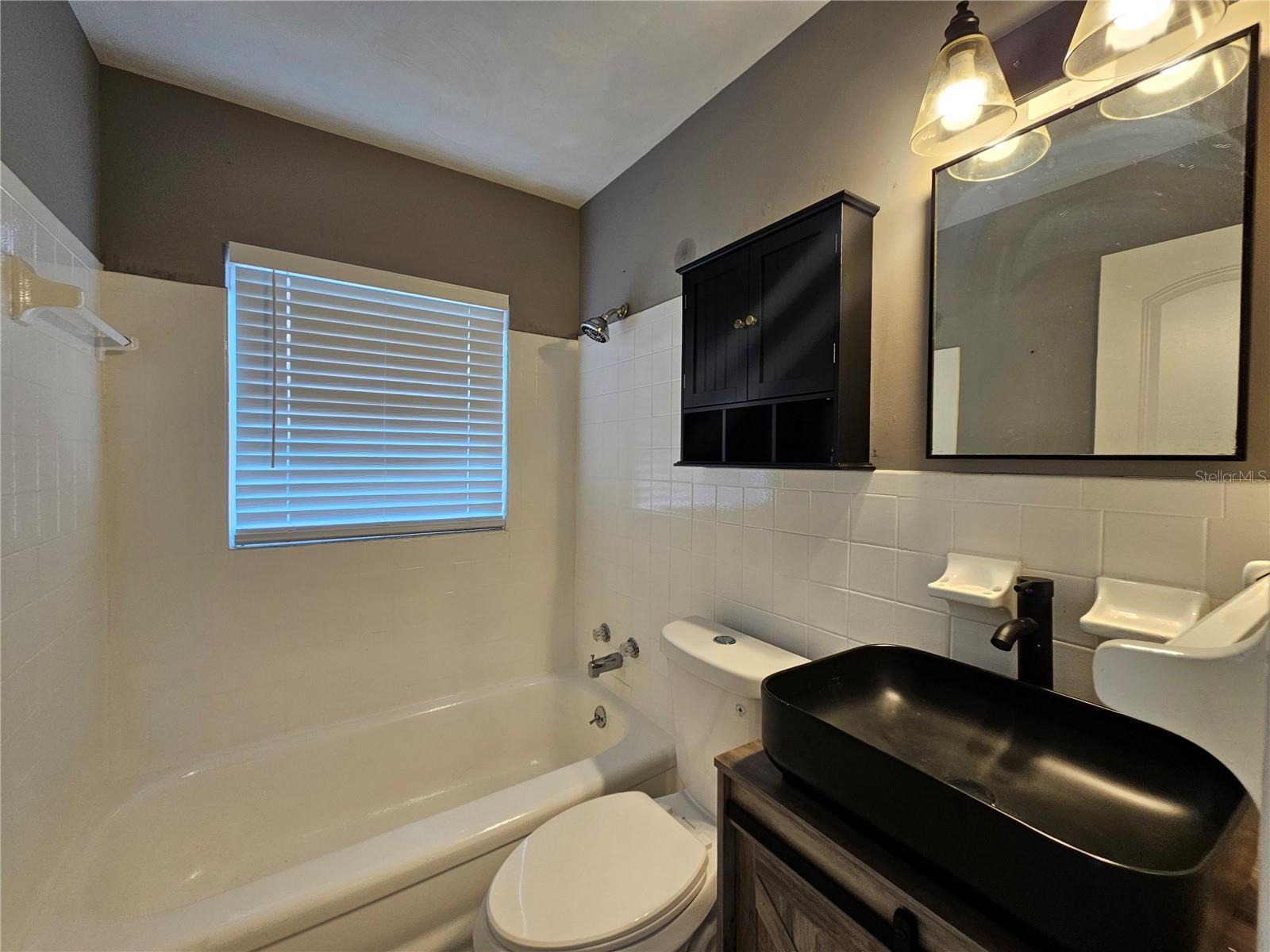 Image 11 of 28 For 75 Virginia Court