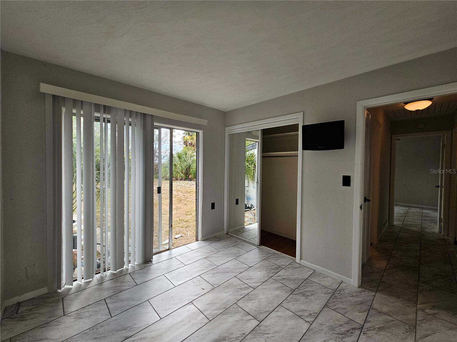 Image 14 of 28 For 75 Virginia Court