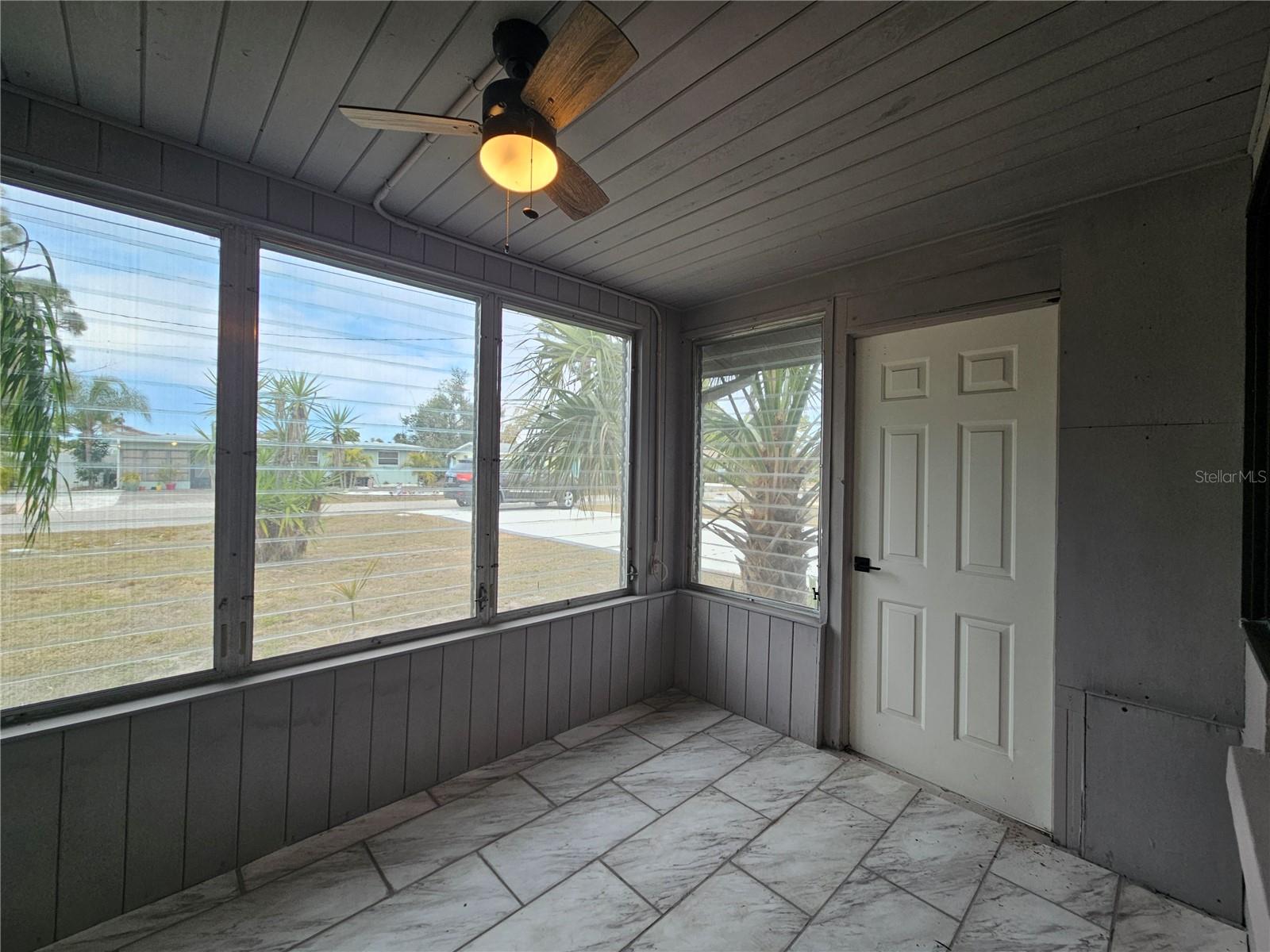 Image 17 of 28 For 75 Virginia Court