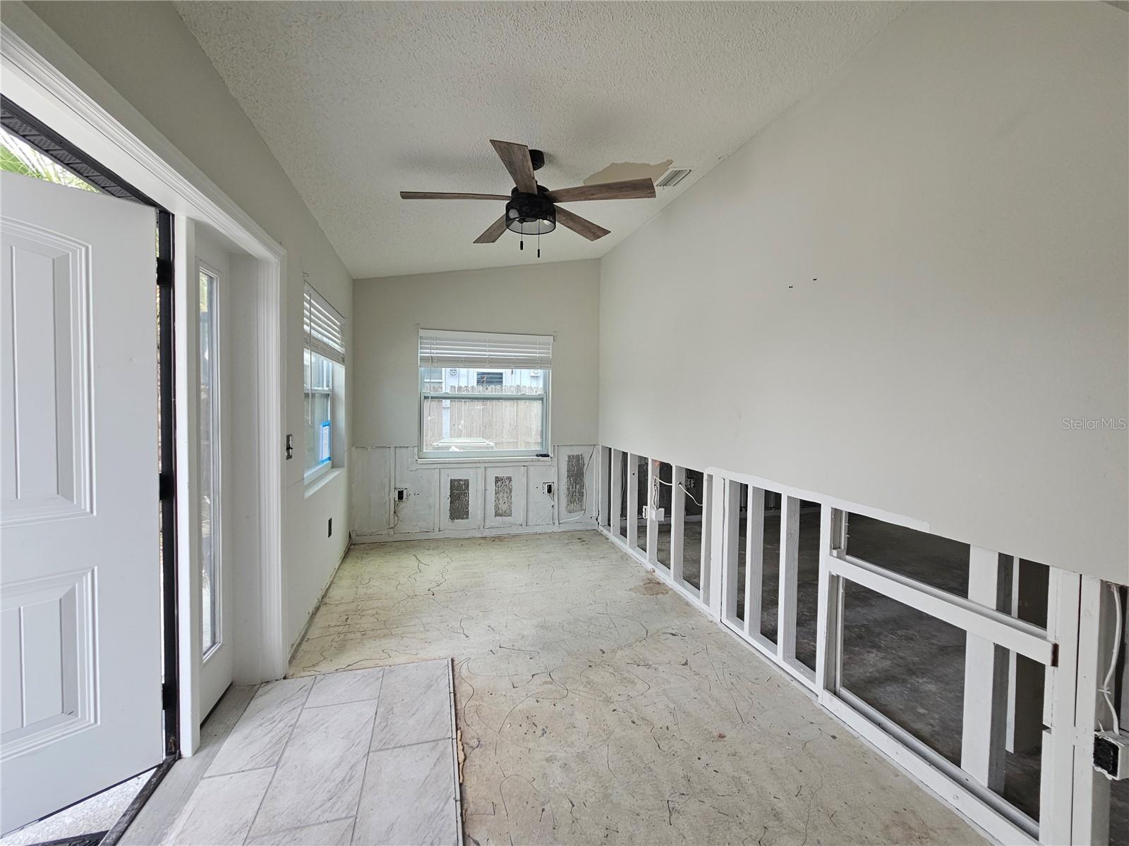 Image 18 of 28 For 75 Virginia Court