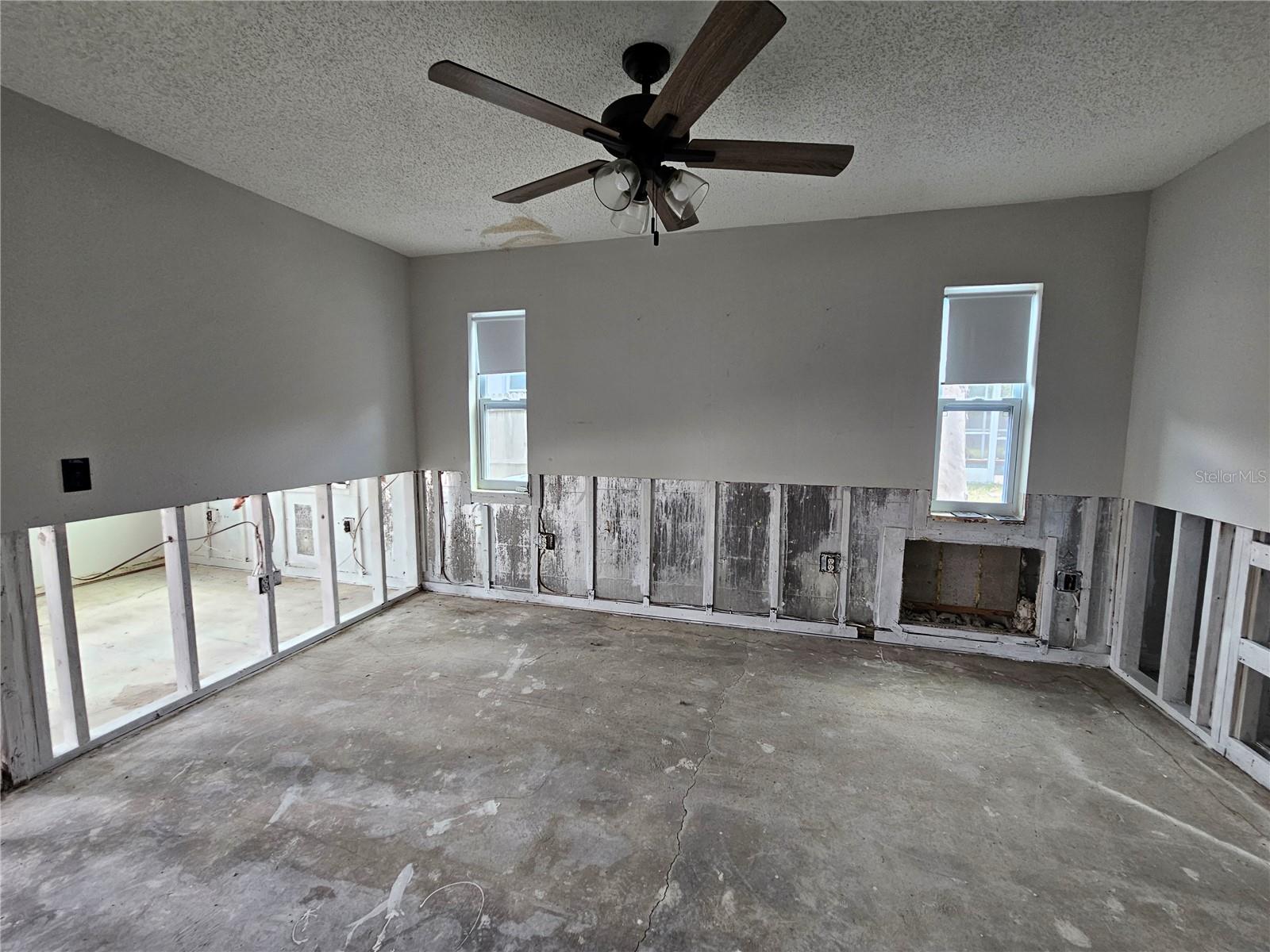 Image 21 of 28 For 75 Virginia Court