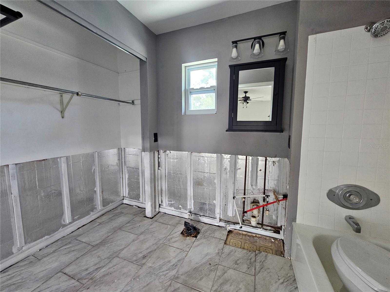 Image 23 of 28 For 75 Virginia Court