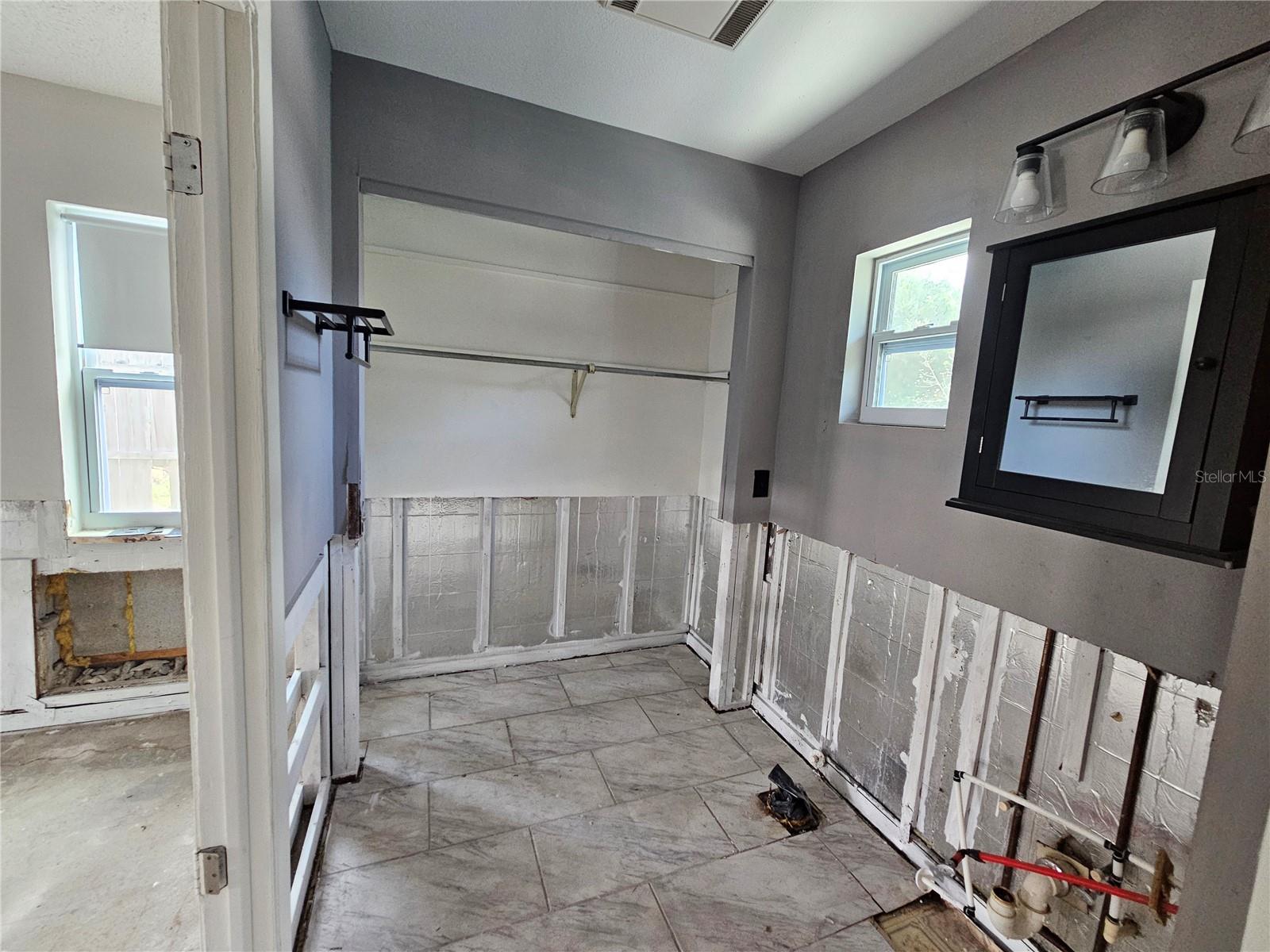 Image 24 of 28 For 75 Virginia Court