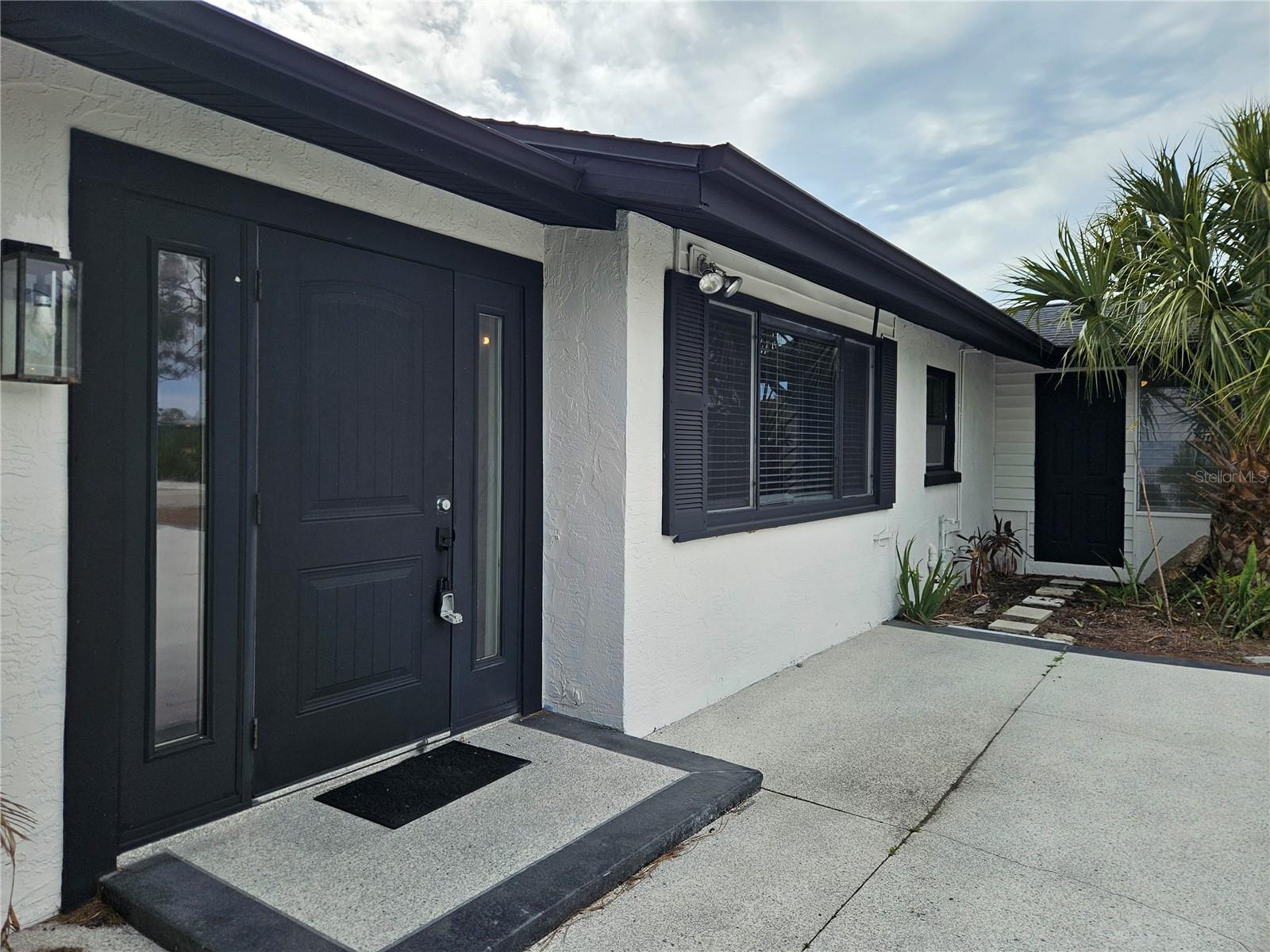 Image 4 of 28 For 75 Virginia Court