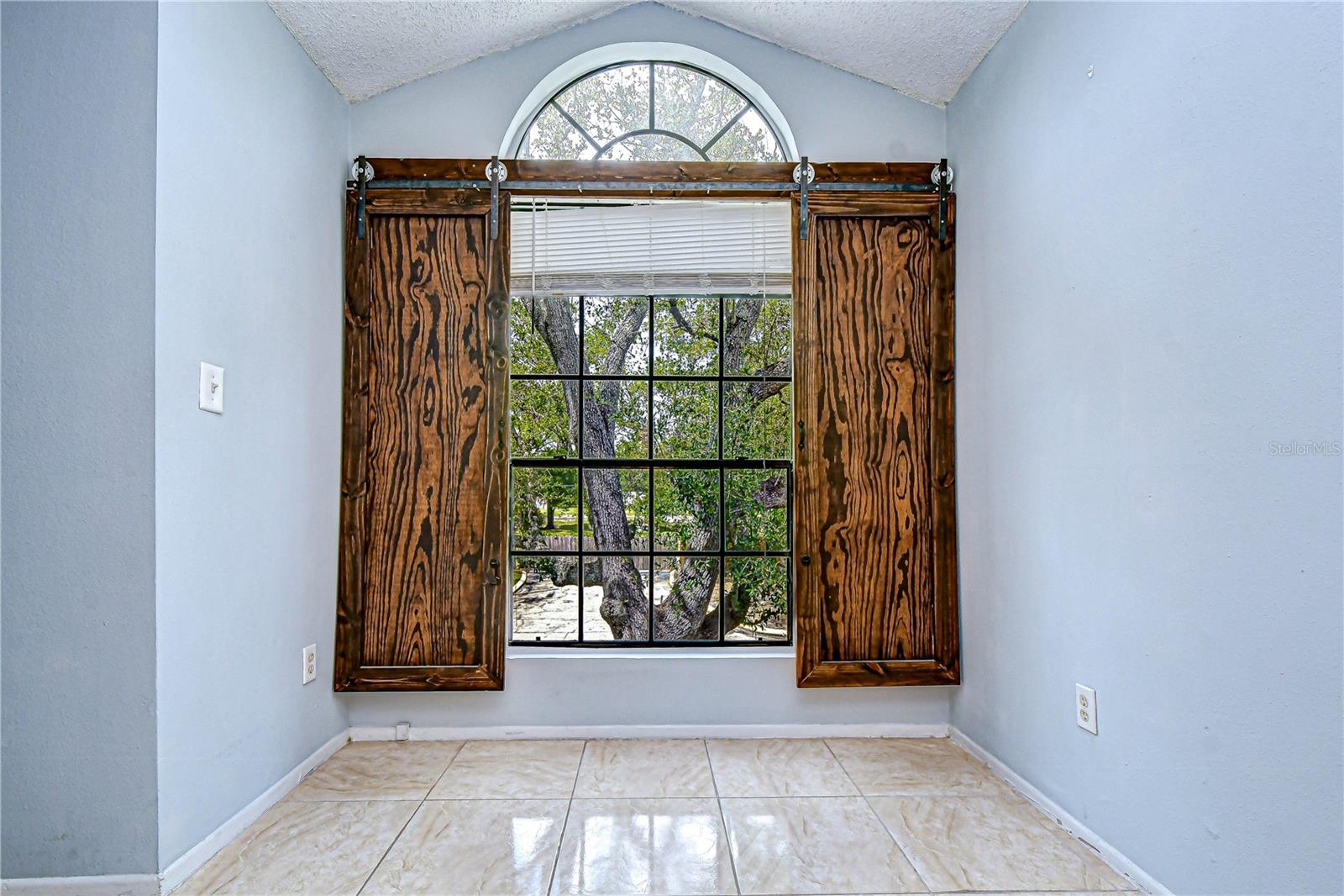 Image 8 of 35 For 8723 Fancy Finch Drive 201