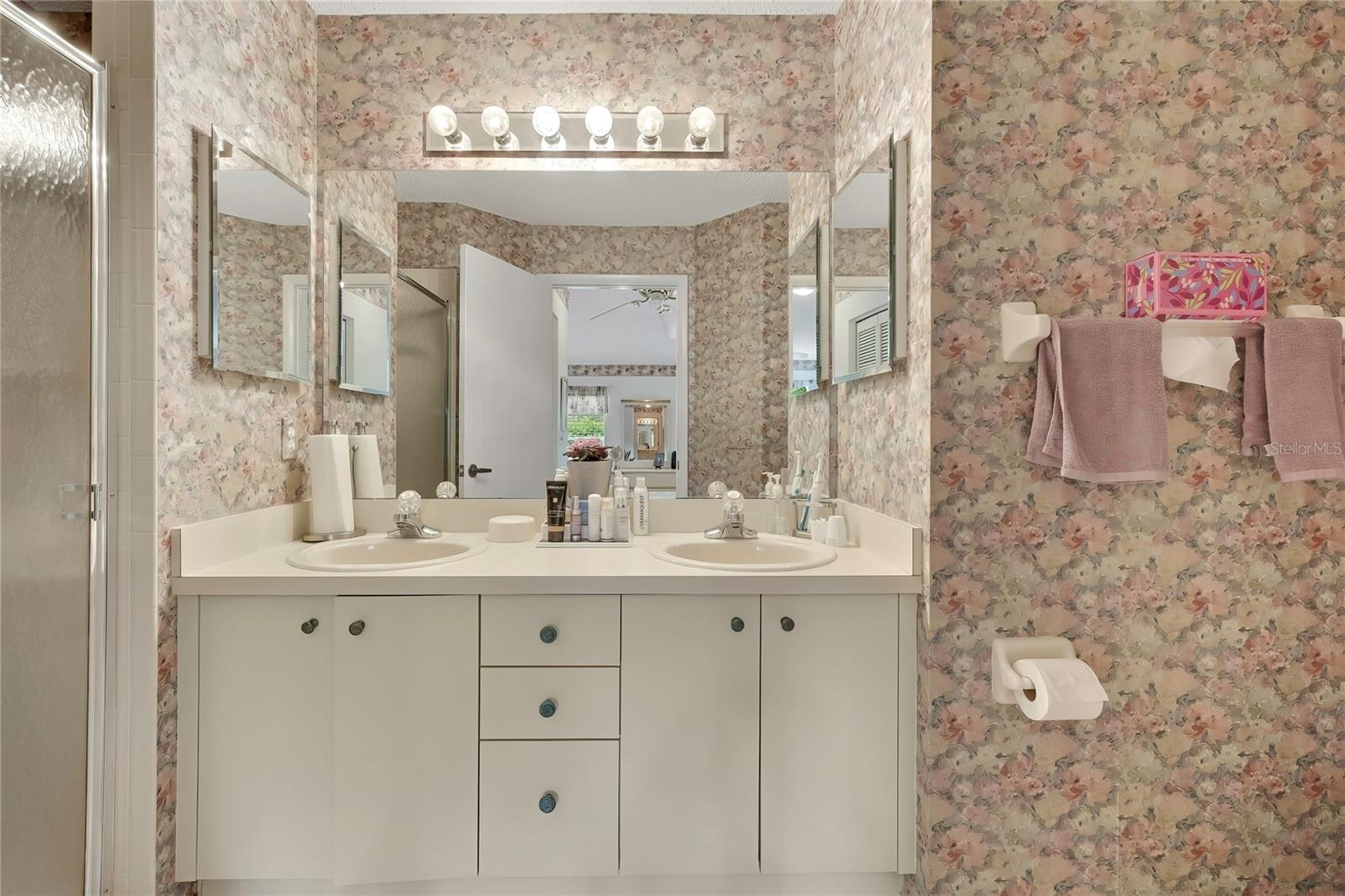 Image 13 of 22 For 6447 Pine Walk Drive