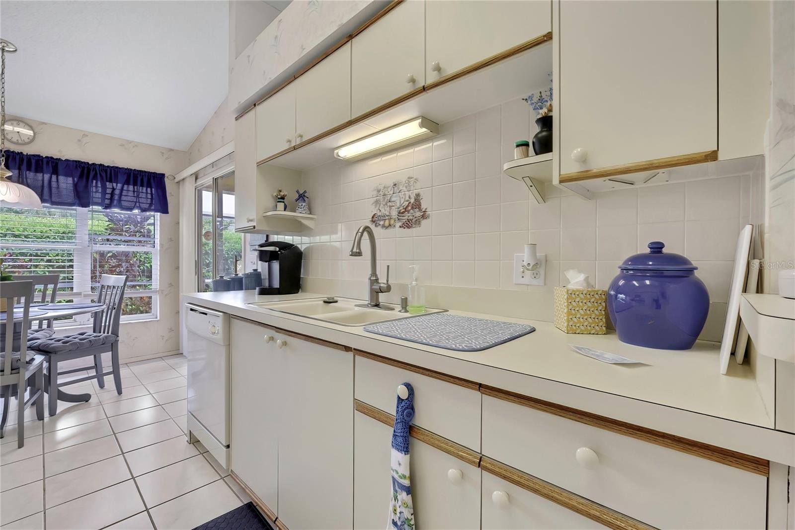 Image 8 of 22 For 6447 Pine Walk Drive