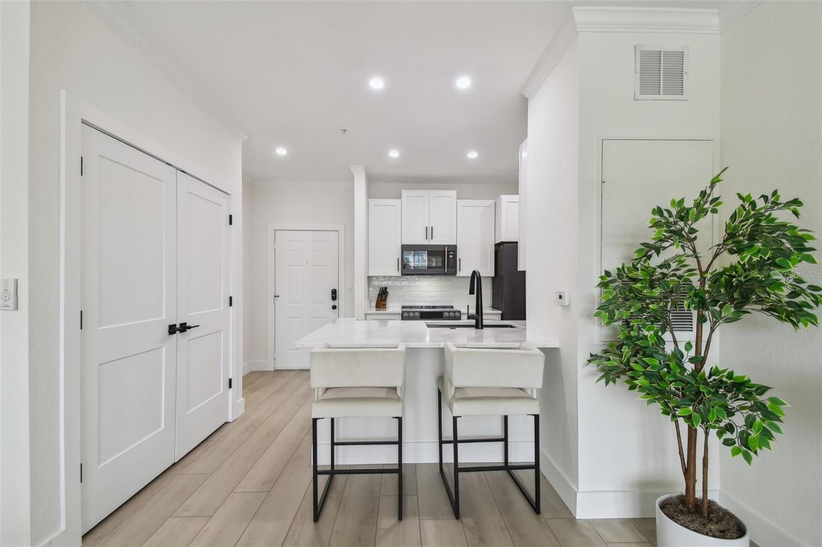 Image 19 of 99 For 5000 Culbreath Key Way 8-109