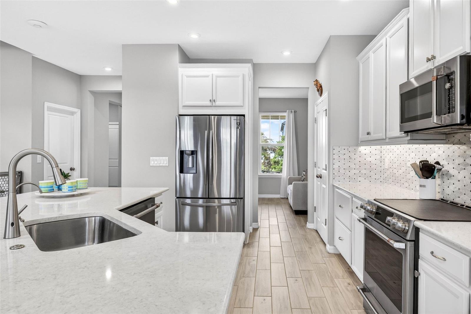 Image 13 of 74 For 34026 Astoria Circle