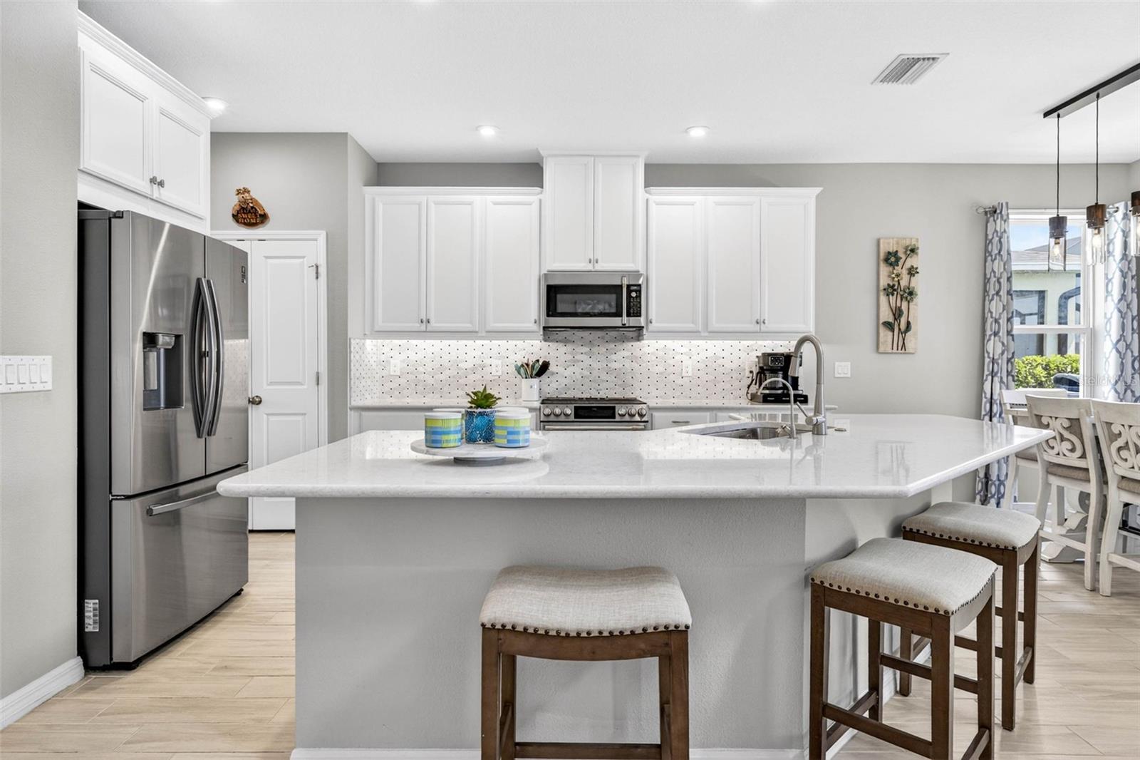 Image 14 of 74 For 34026 Astoria Circle