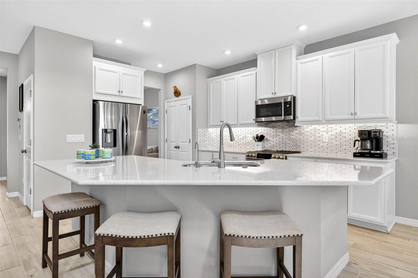Image 15 of 74 For 34026 Astoria Circle