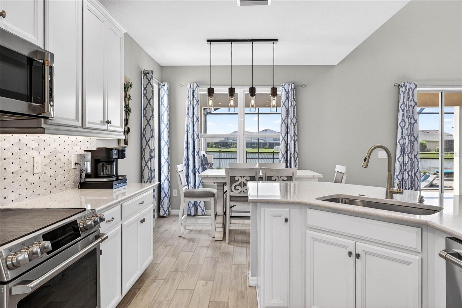 Image 16 of 74 For 34026 Astoria Circle