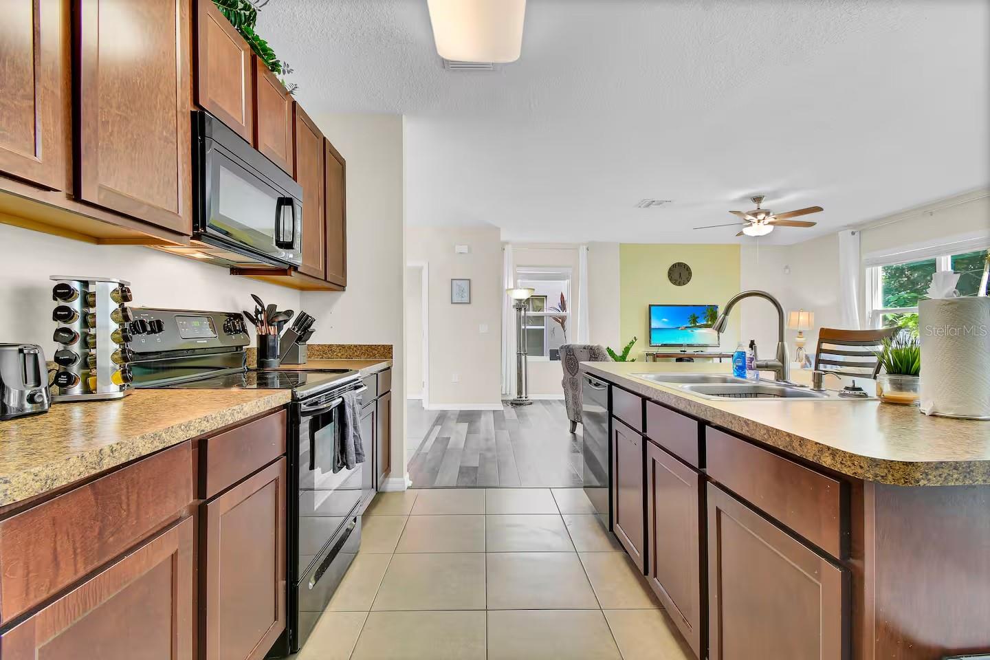 Image 10 of 40 For 10108 Hawk Storm Avenue