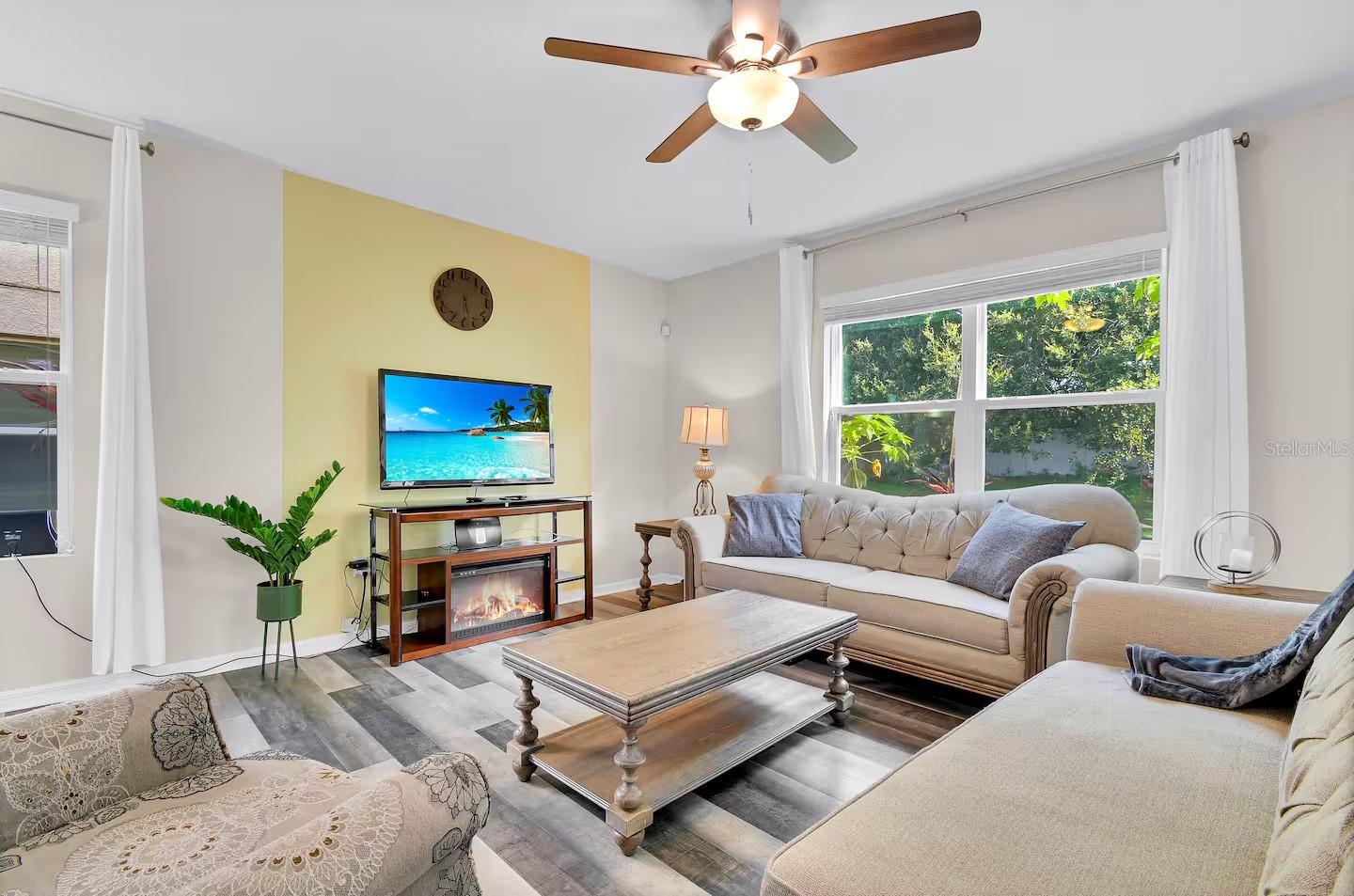 Image 14 of 40 For 10108 Hawk Storm Avenue