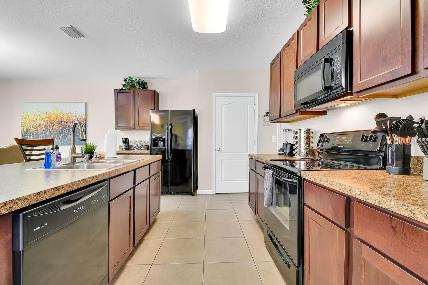 Image 9 of 40 For 10108 Hawk Storm Avenue