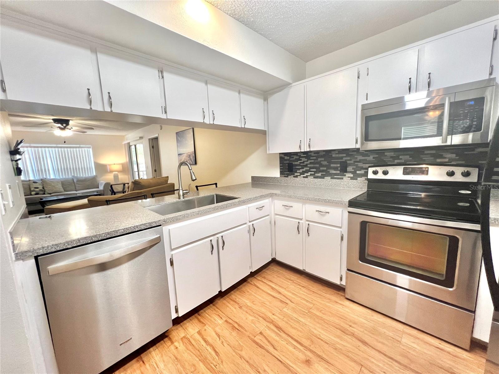 Image 9 of 18 For 12041 Hoosier Court 204