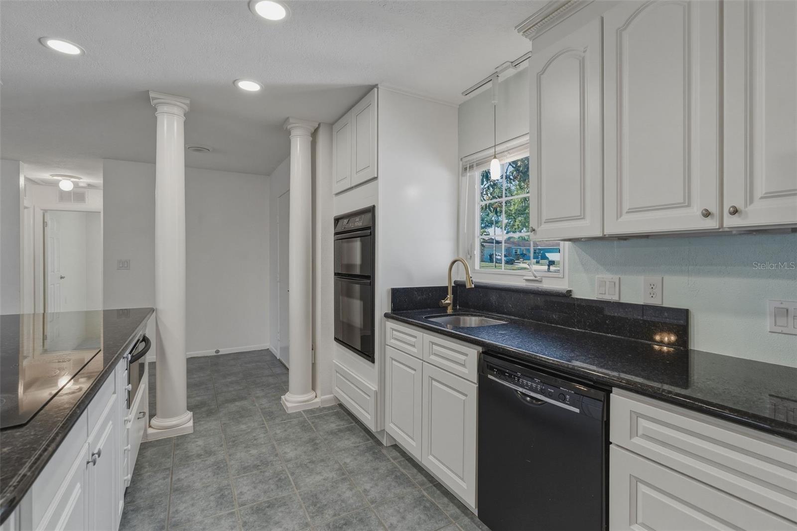 Image 10 of 27 For 11178 112th Avenue