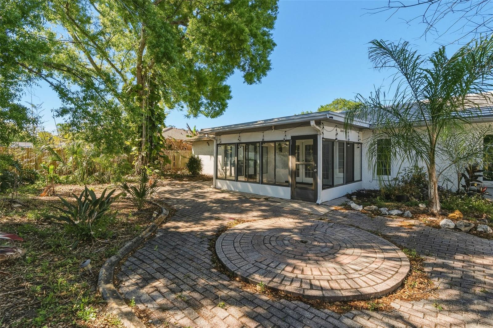 Image 23 of 27 For 11178 112th Avenue