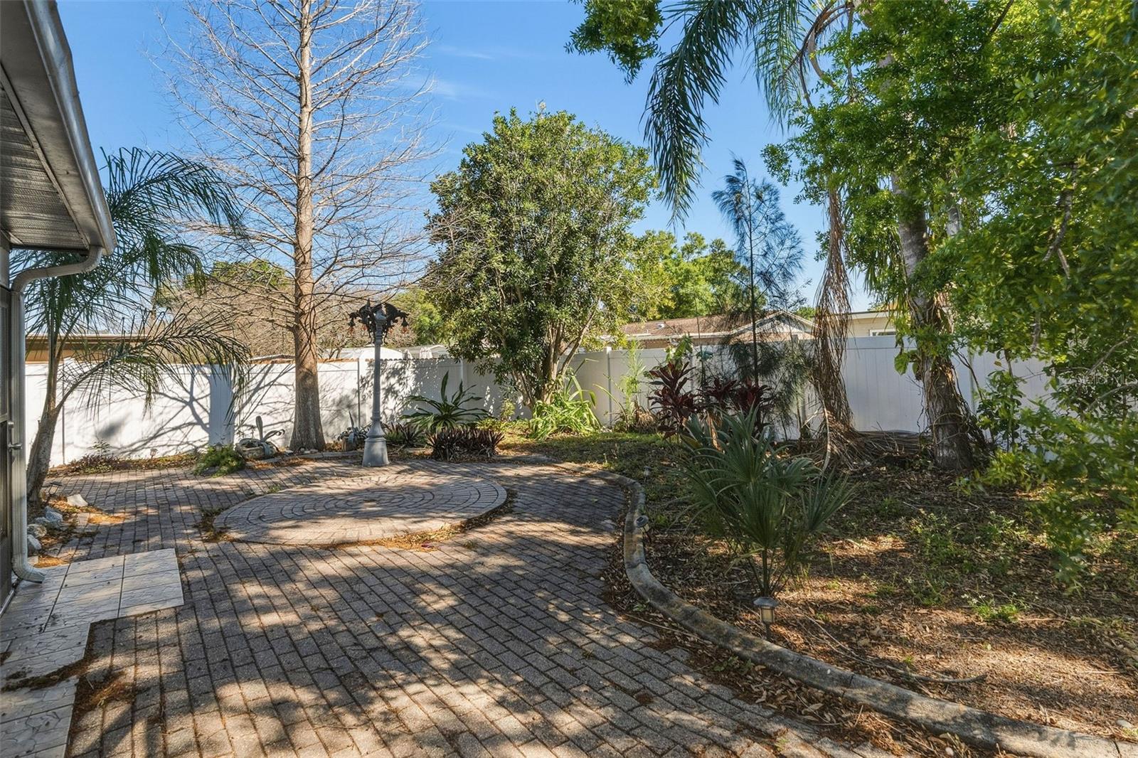 Image 25 of 27 For 11178 112th Avenue