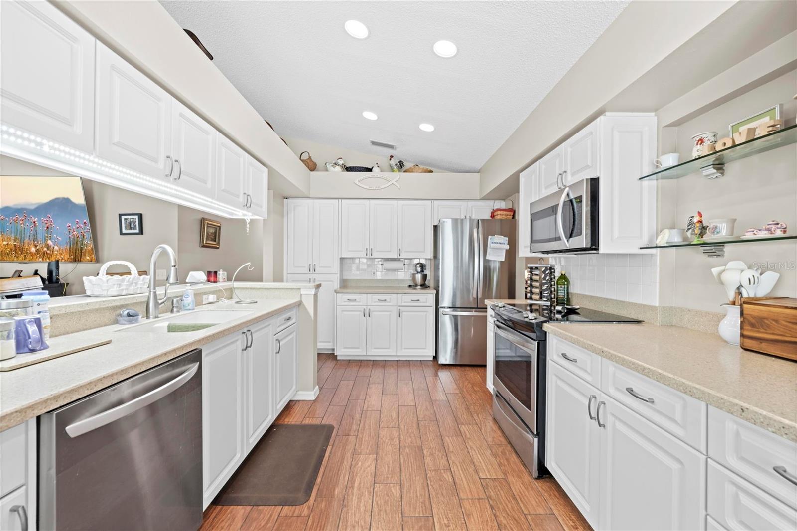 Image 20 of 47 For 2552 Crystal Lake Drive