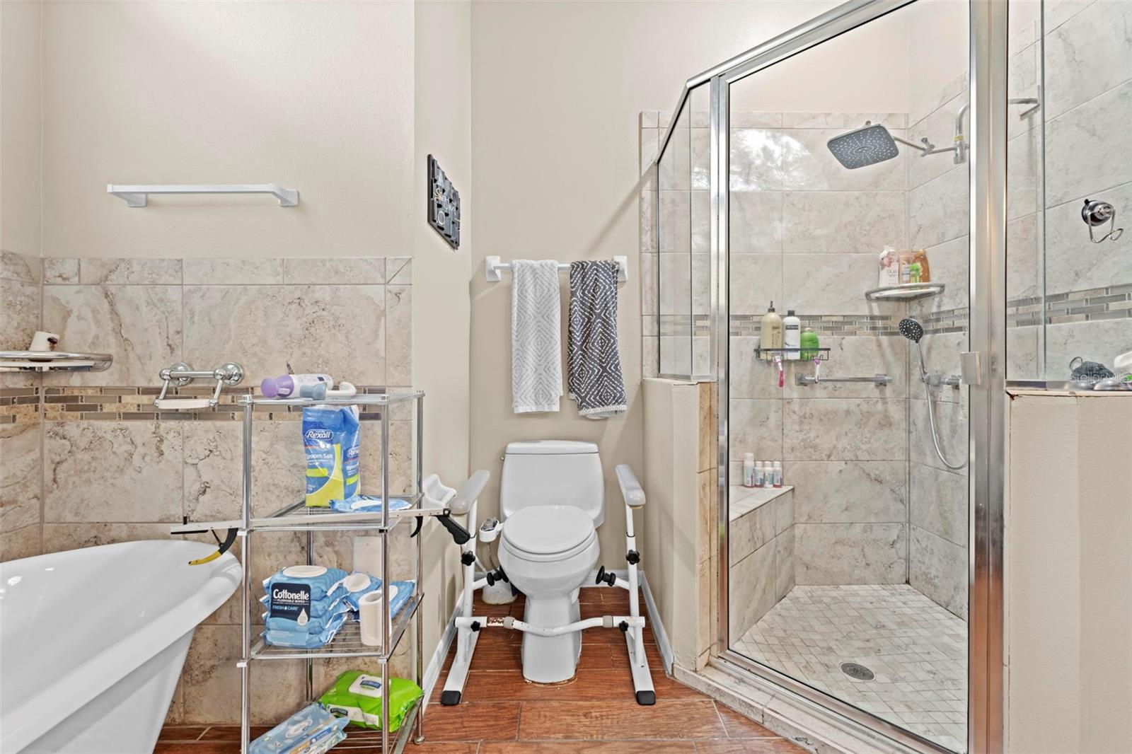 Image 28 of 47 For 2552 Crystal Lake Drive