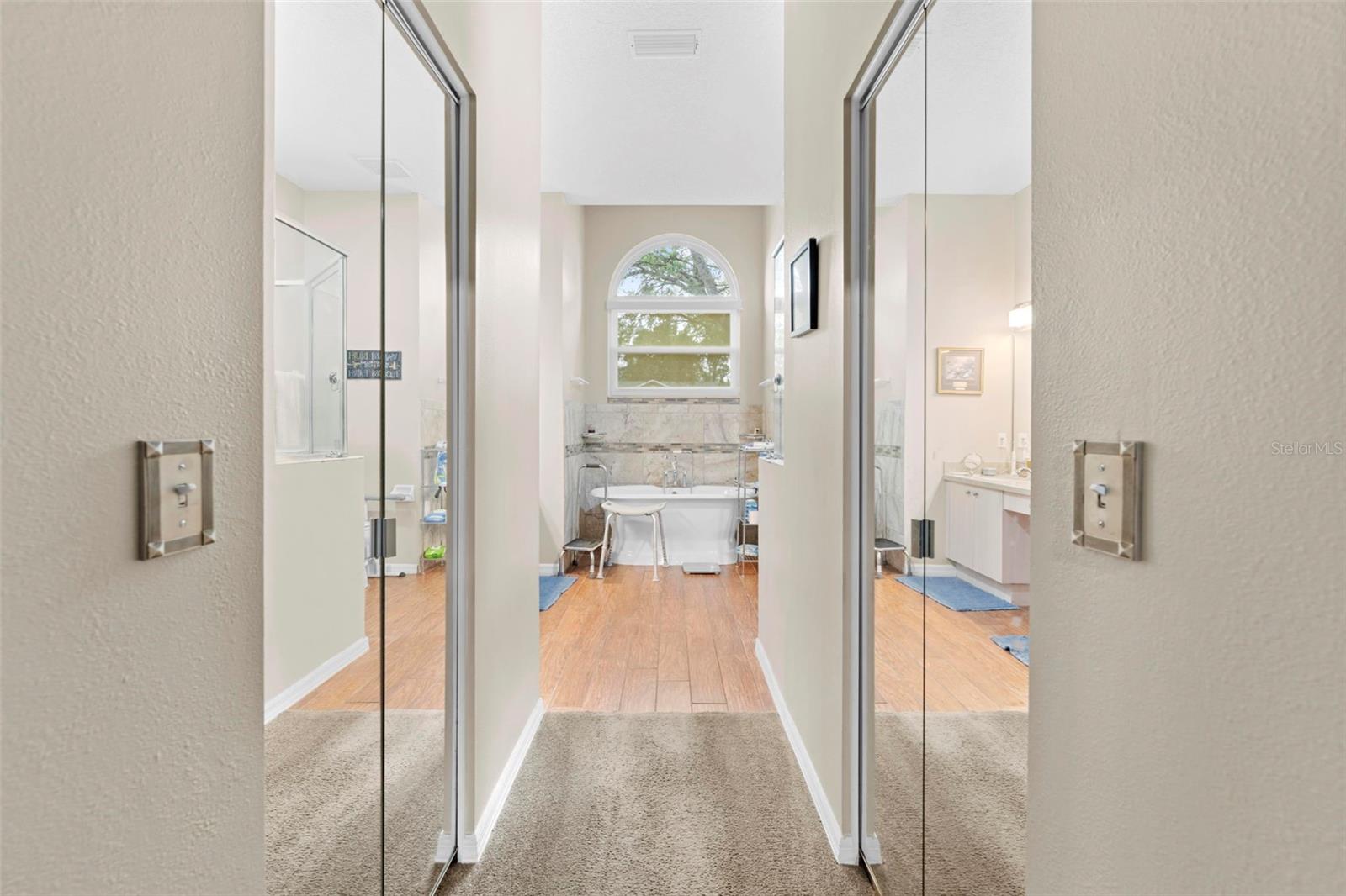 Image 5 of 47 For 2552 Crystal Lake Drive