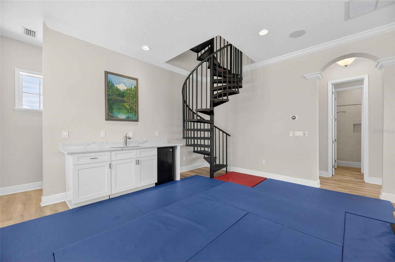 Image 37 of 100 For 613 Balibay Road