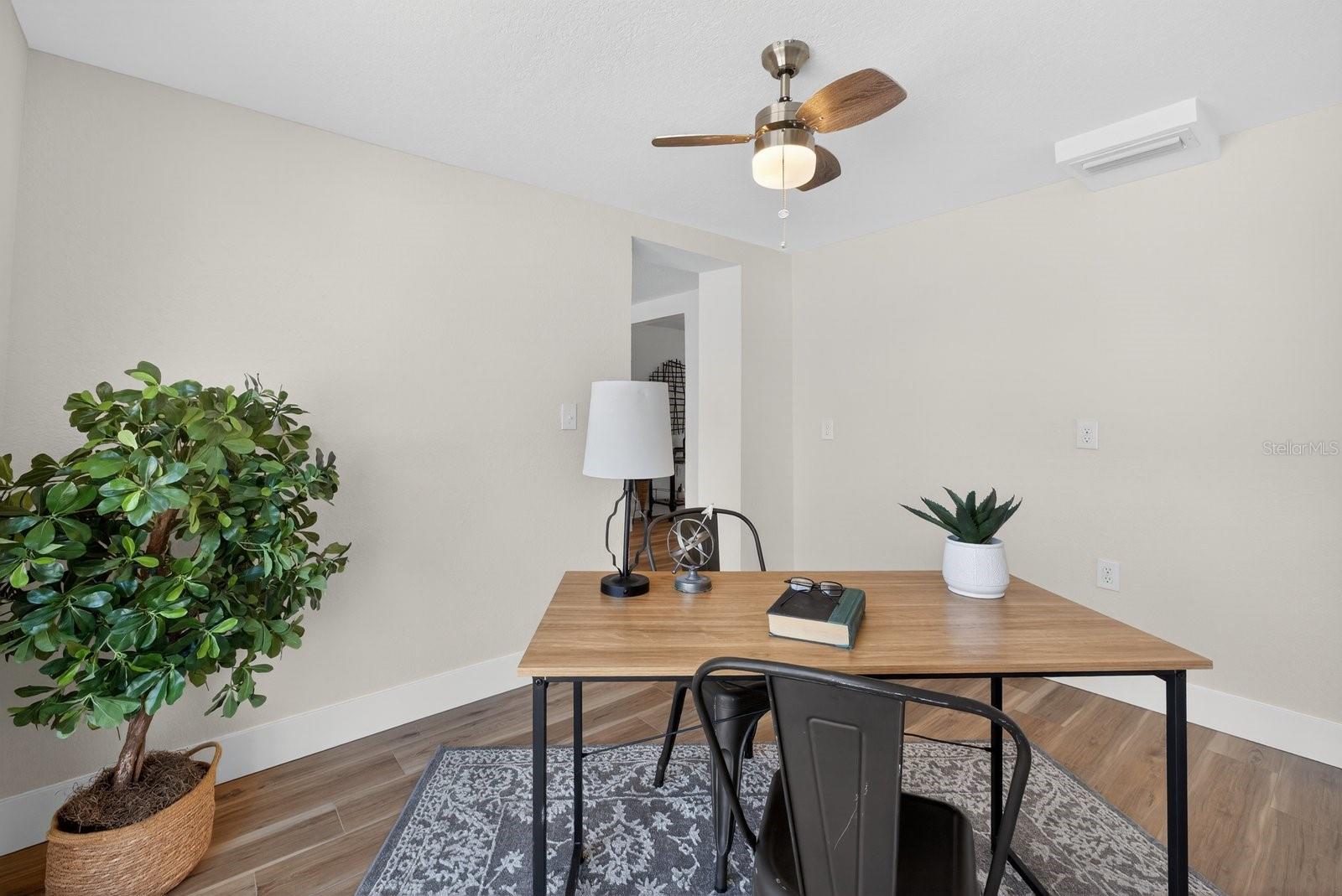 Listing photo id 23 for 7735 Brookridge Drive