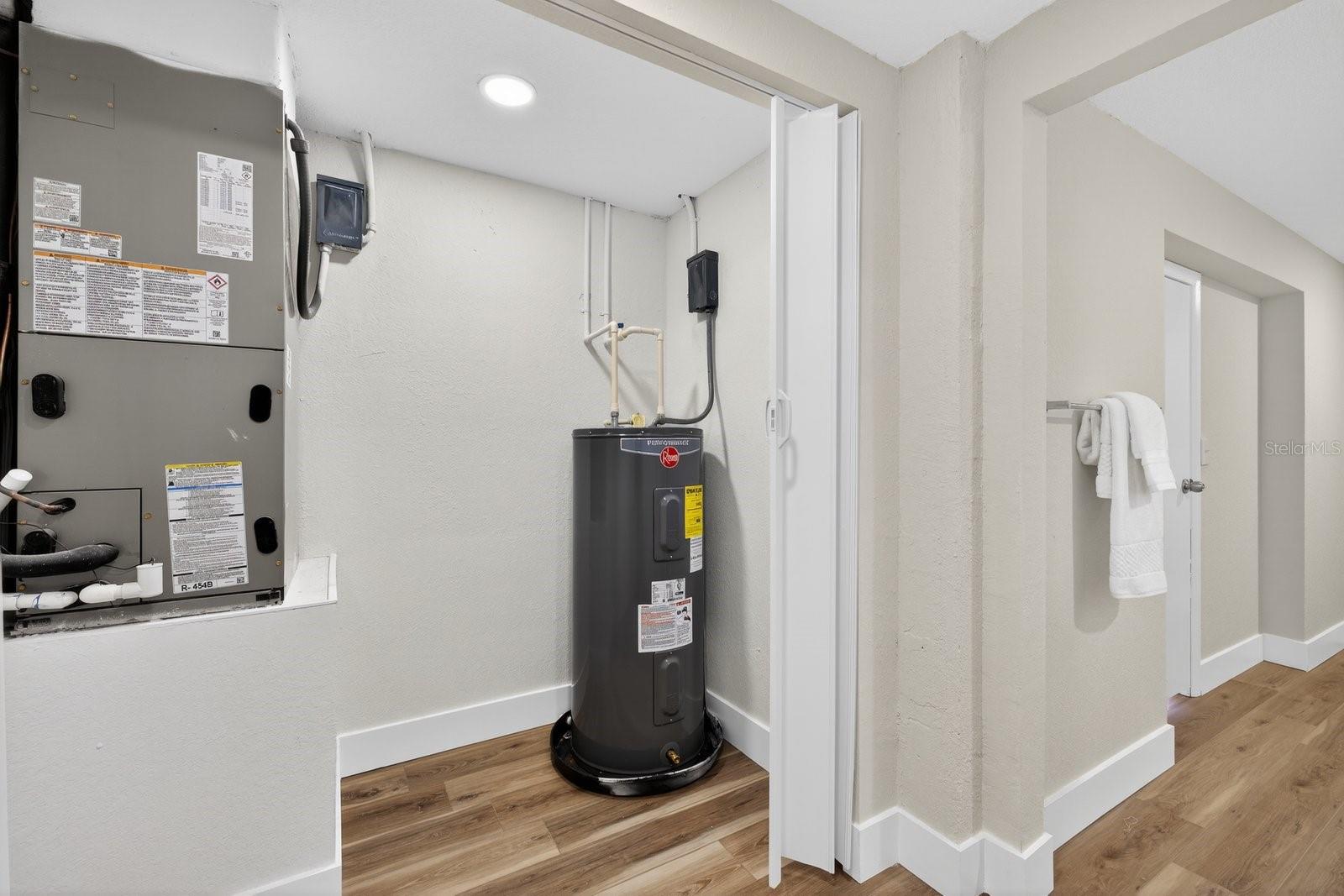 Listing photo id 24 for 7735 Brookridge Drive