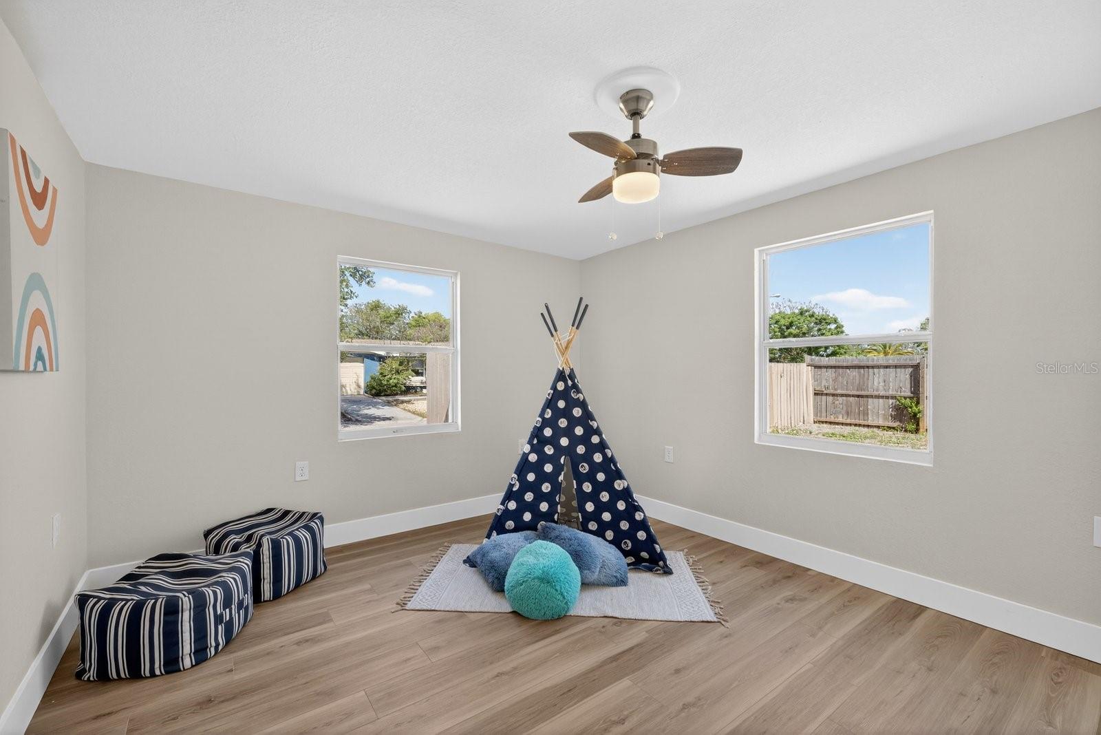 Listing photo id 26 for 7735 Brookridge Drive