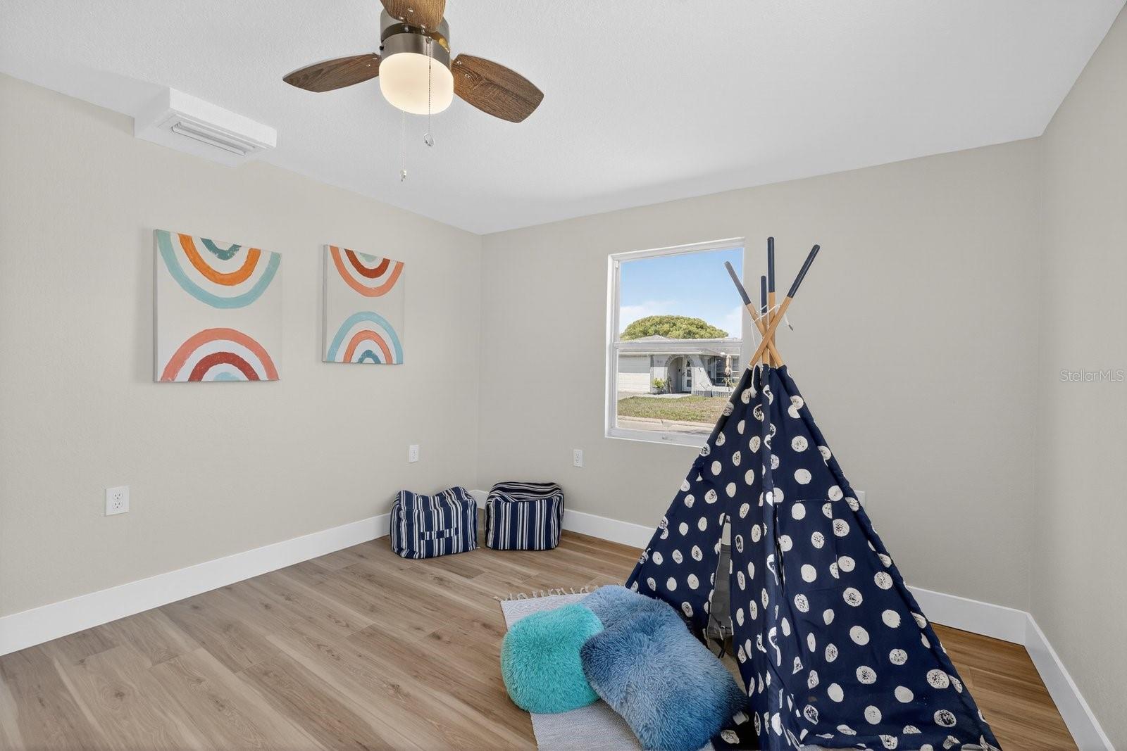 Listing photo id 27 for 7735 Brookridge Drive