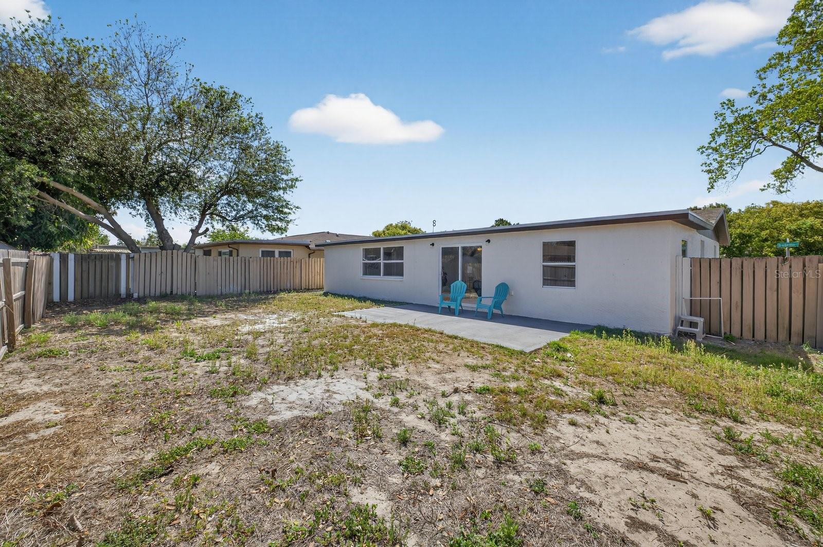 Listing photo id 30 for 7735 Brookridge Drive