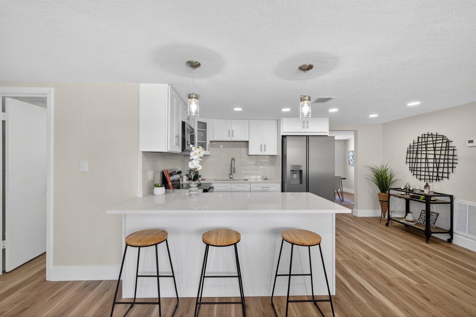 Listing photo id 5 for 7735 Brookridge Drive