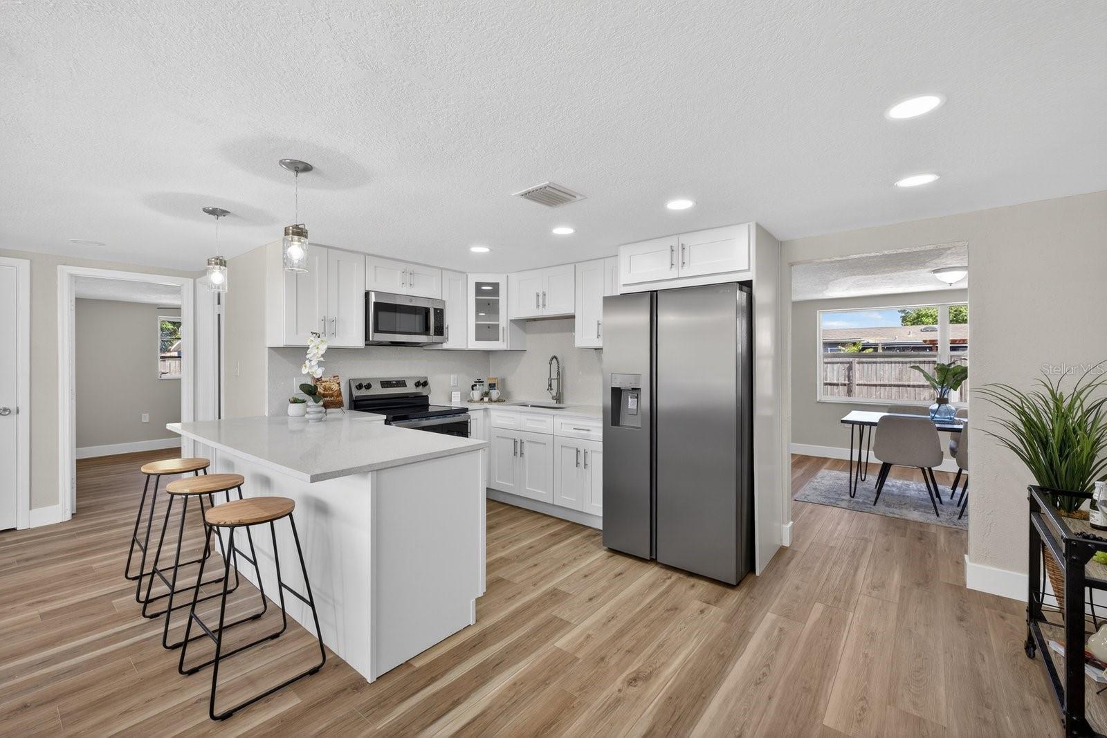 Listing photo id 6 for 7735 Brookridge Drive