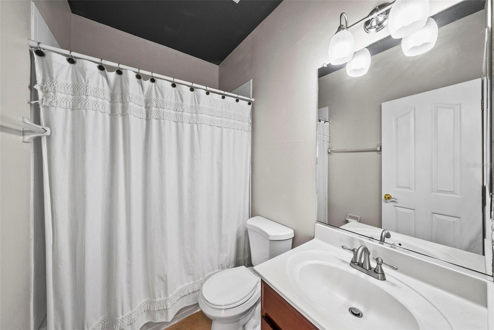 Image 17 of 32 For 3044 Pointeview Drive