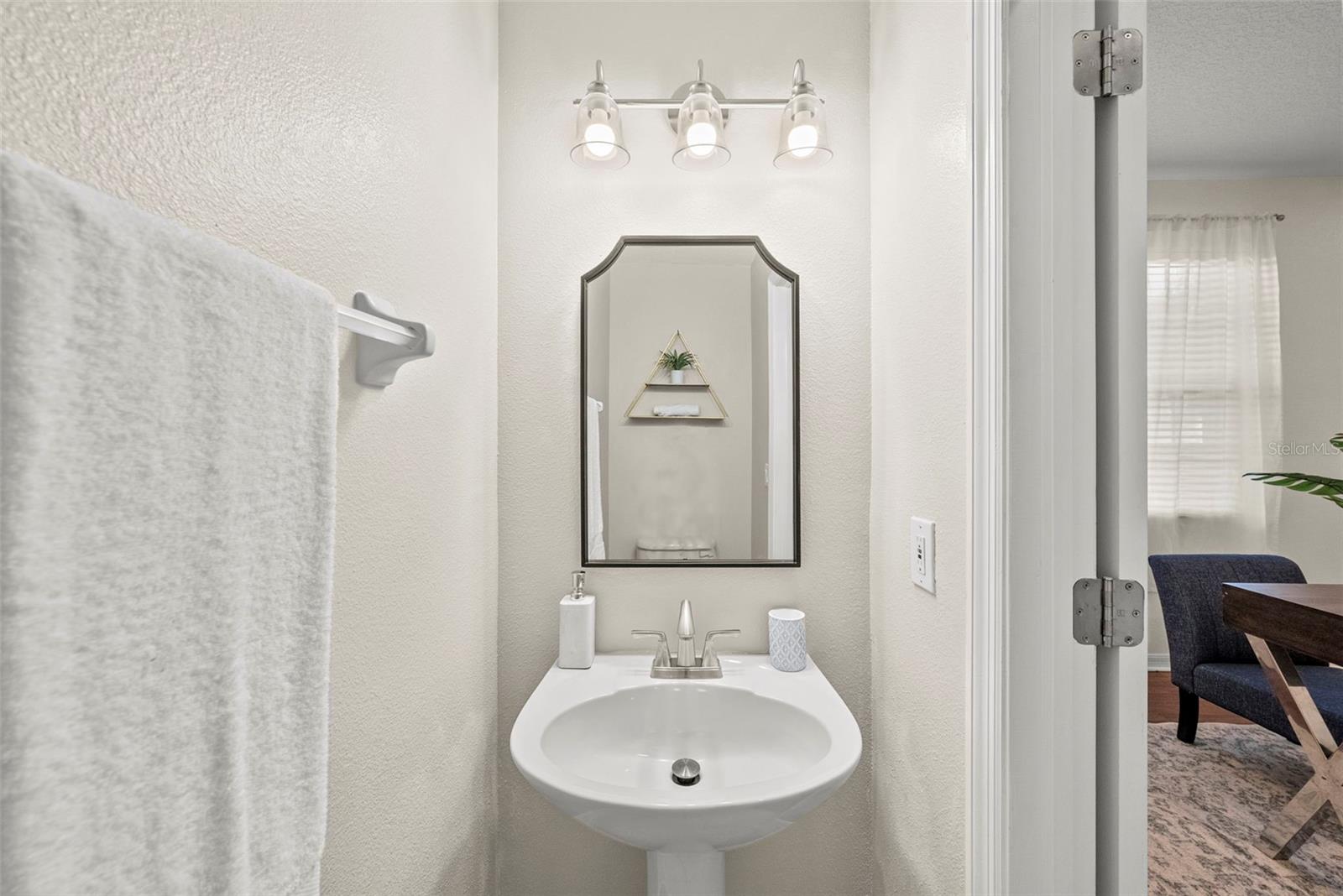 Image 21 of 32 For 3044 Pointeview Drive