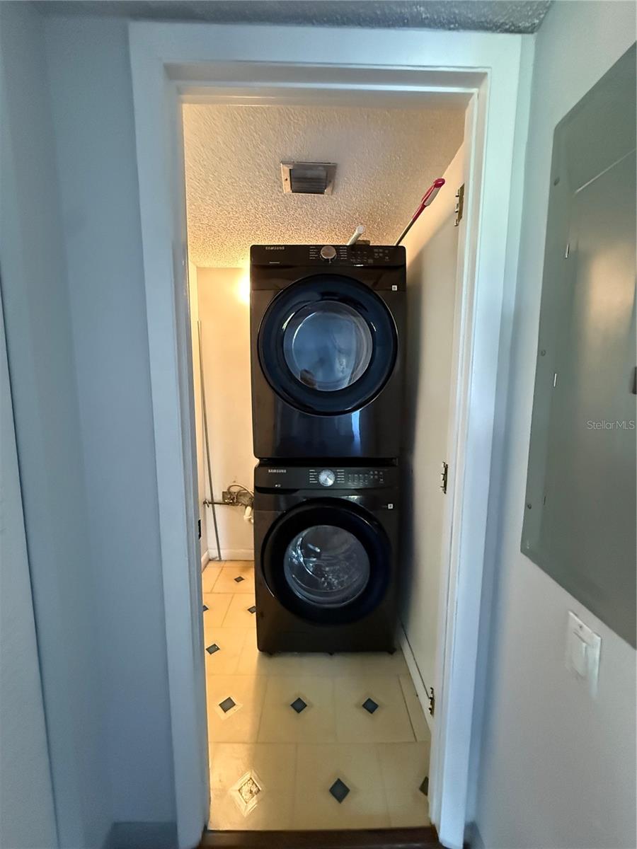 Image 16 of 23 For 621 99th Avenue N 102