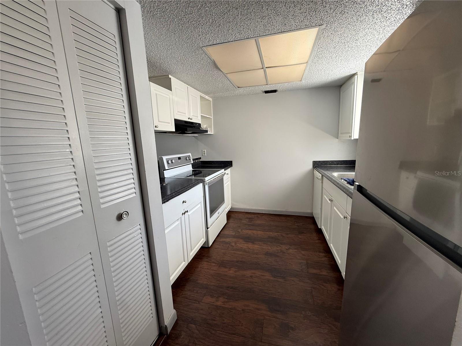 Image 3 of 23 For 621 99th Avenue N 102