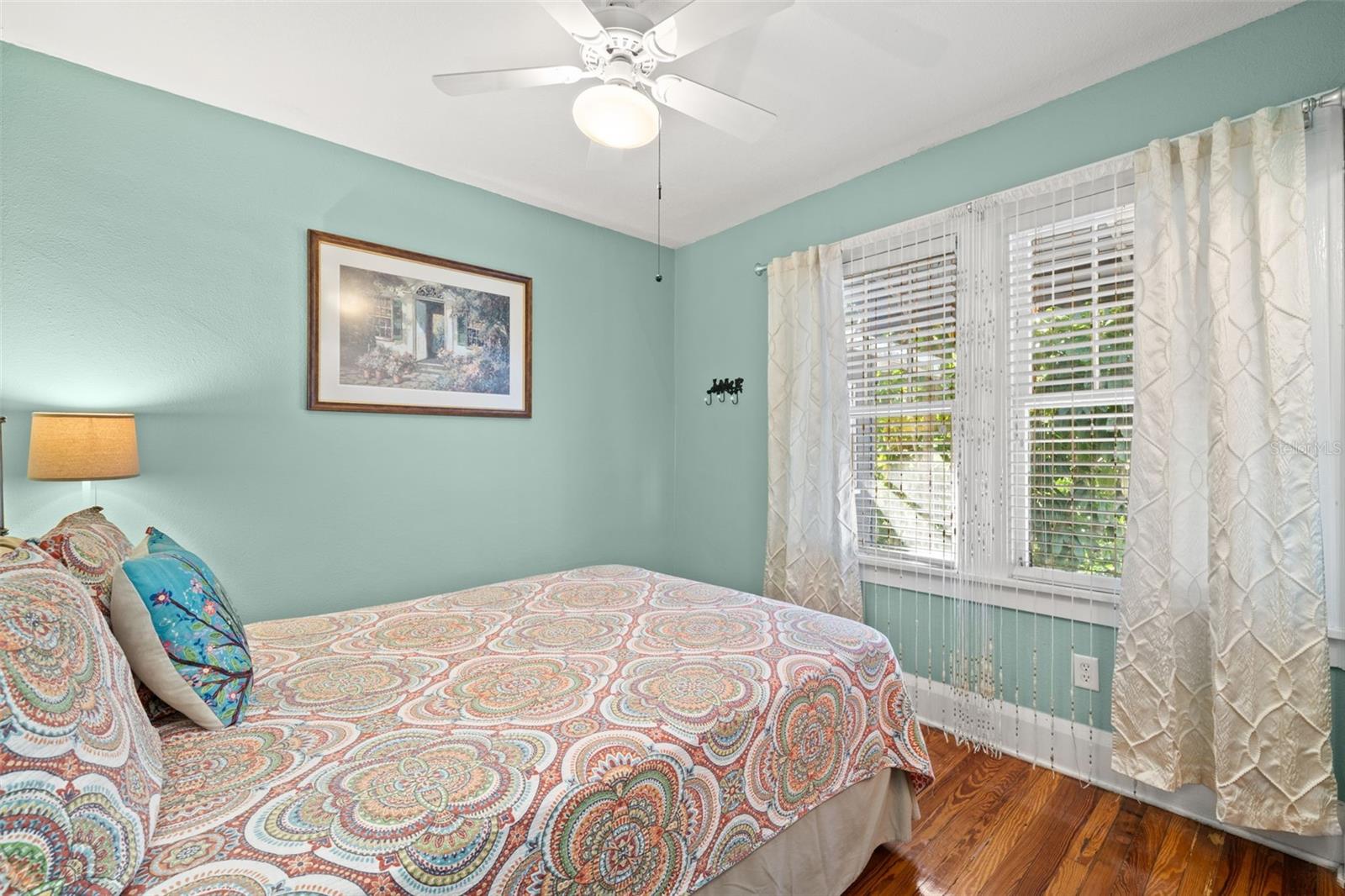 Image 26 of 49 For 1035 Robson Street