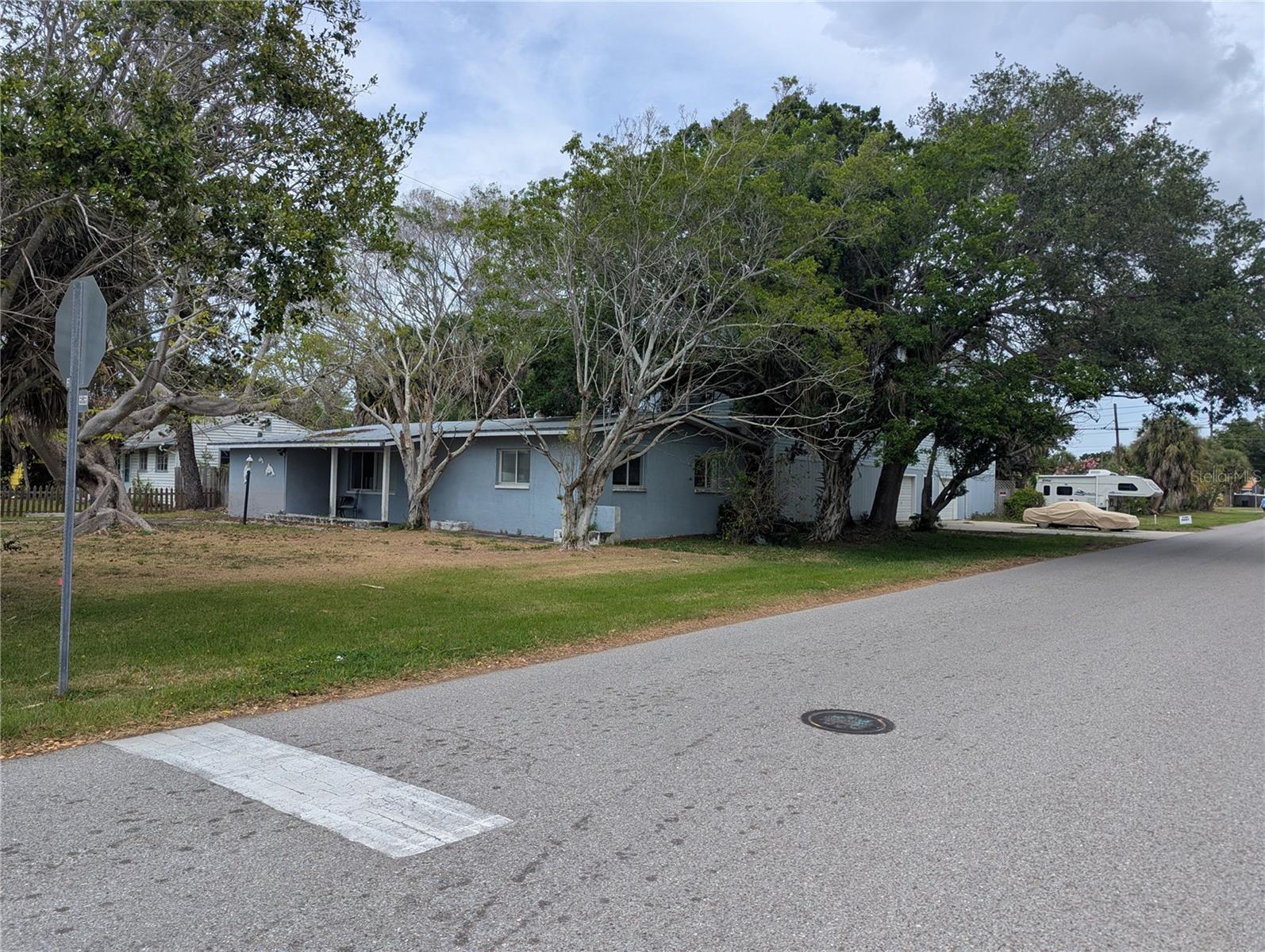 Image 3 of 16 For 7001 & 7011 Hibiscus Avenue S